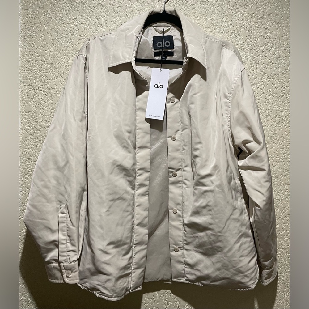 Alo Yoga NWT Socialite Shacket in Bone Color Button Down Jacket with Pockets S - Picture 6 of 10